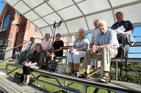 Katso suurempi versio kuvasta Aamuseurat